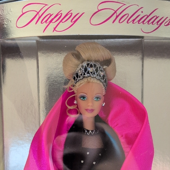 RARE ERROR Barbie in Vibrant Pink and Elegant Black Gown - Picture 10 of 16